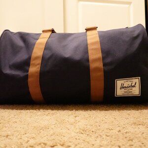 Herschel Novel Duffle - 43L - Classic Navy
